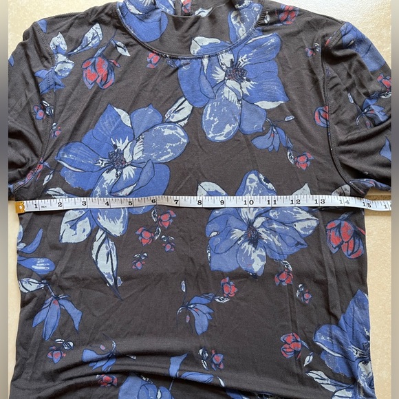 FREE PEOPLE Floral Tissue Mock Neck Button Back Top Long Sleeve Sz M Gray/Blue - Picture 5 of 11